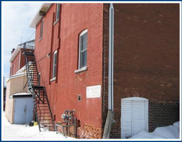 BACK OF BUILDING/HOITO BACK ENTRANCE